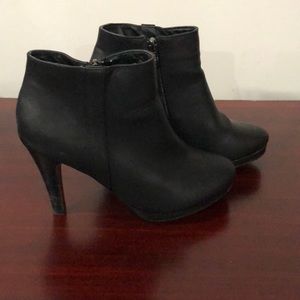 Black booties 7 1/2